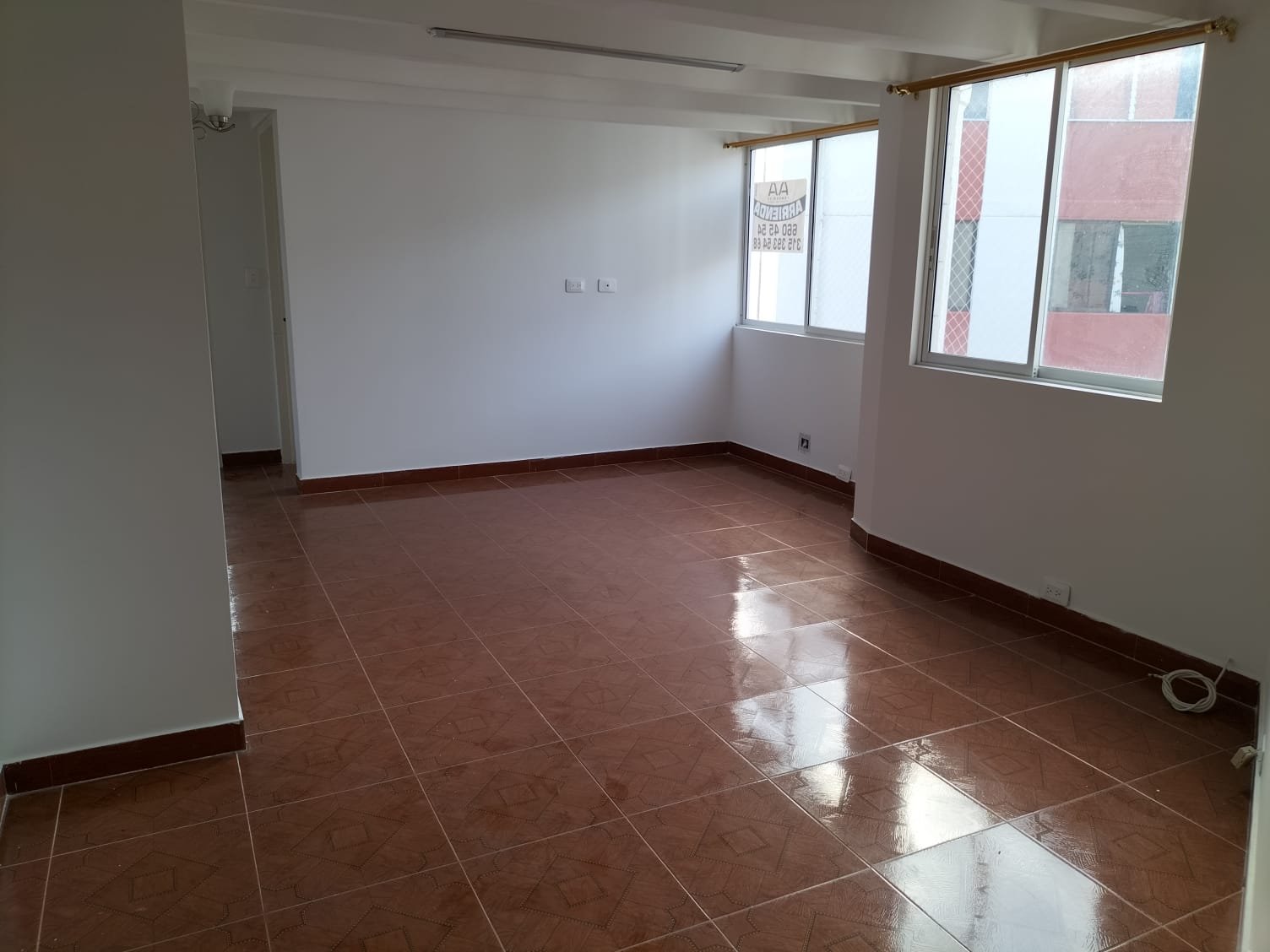 Apartamento en Ankara - Apartamento en Altos de Ciudad Jardin Cali, Colombia - Cocina con vista a sala comedor